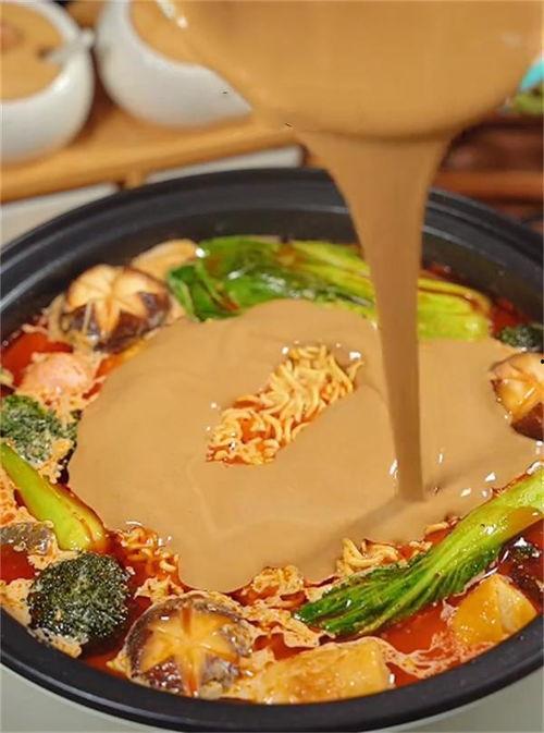 麻辣烫的做法视频,一锅鲜香四溢的味蕾盛宴