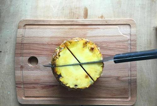 如何削菠萝皮视频,菠萝皮削切技巧视频教程