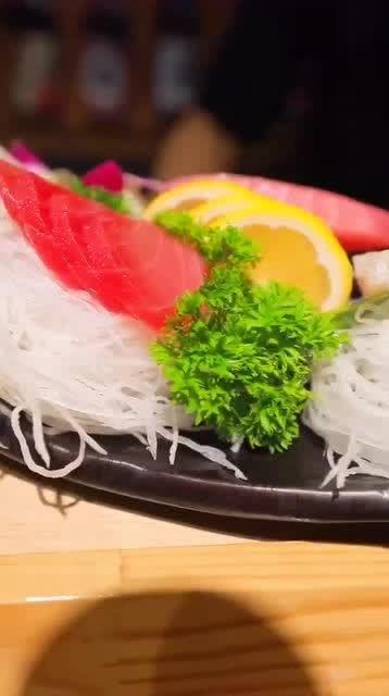 做寿司视频教程,跟随视频教程轻松学会寿司制作技巧