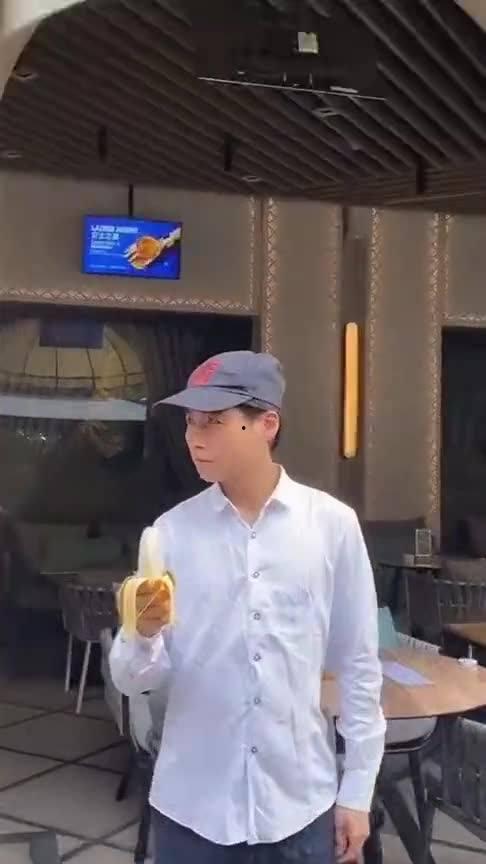 吃帅哥脚视频,揭秘网络热门“吃帅哥脚”视频背后的故事