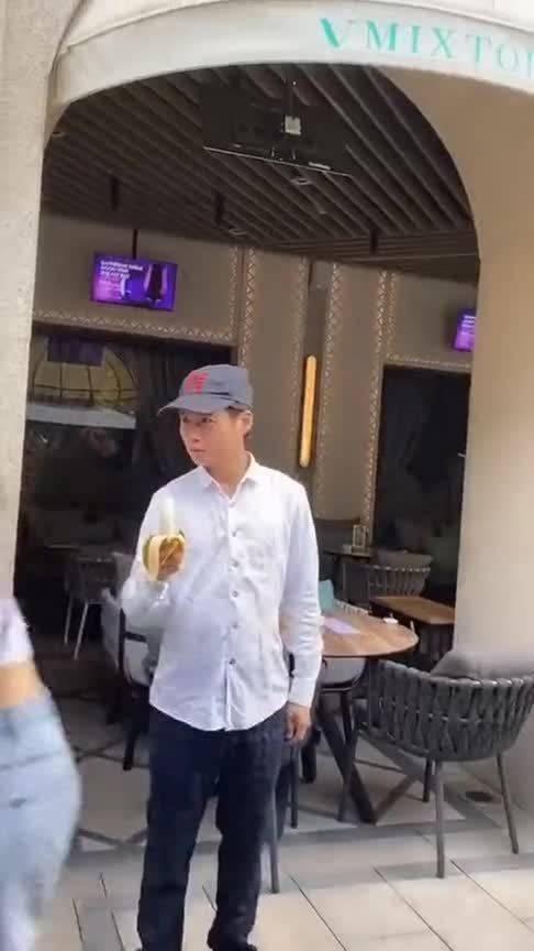 吃帅哥脚视频,揭秘网络热门“吃帅哥脚”视频背后的故事