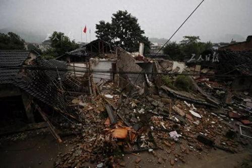 四川大地震视频,生死瞬间，人间大爱