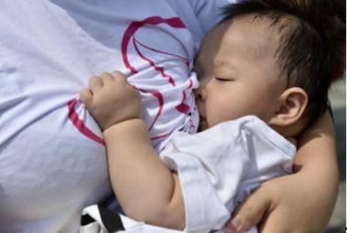 公园摸下身吃奶视频,摸下身吃奶画面引发众怒