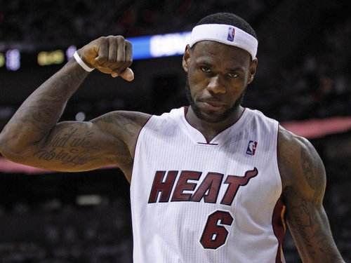 詹姆斯6步上篮视频,高效得分秘诀大公开