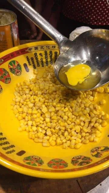 蜂窝玉米的做法视频,轻松掌握蜂窝状美味玉米新吃法