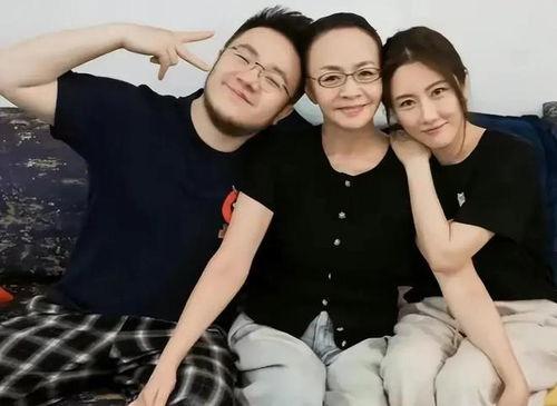 吃瓜爆料女装博主,揭秘吃瓜博主变身女装达人背后的故事