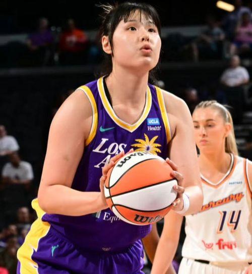 李月汝比赛视频,视频解析篮球少女的卓越表现