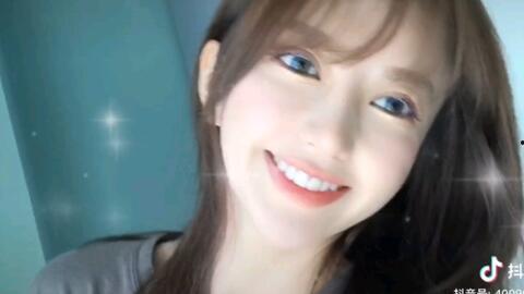 抖音美女视频,瞬间吸睛的时尚演绎